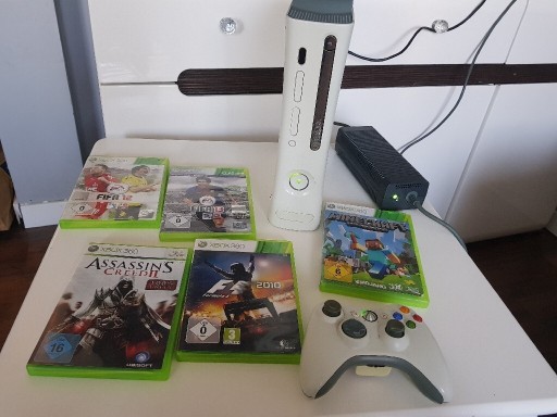 Zdjęcie oferty: Xbox 360 60gb Elite pad 5 gier 