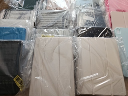 Zdjęcie oferty: Mix 25 sztuk etui na tablety + 10 sztuk etui na telefony komórkowe
