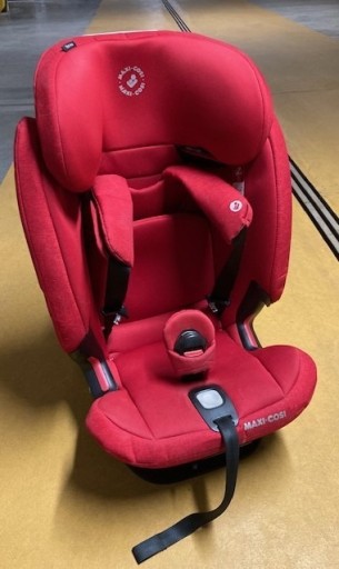 Zdjęcie oferty: Fotelik maxi Cosi Titan 9-36 kg bordowy