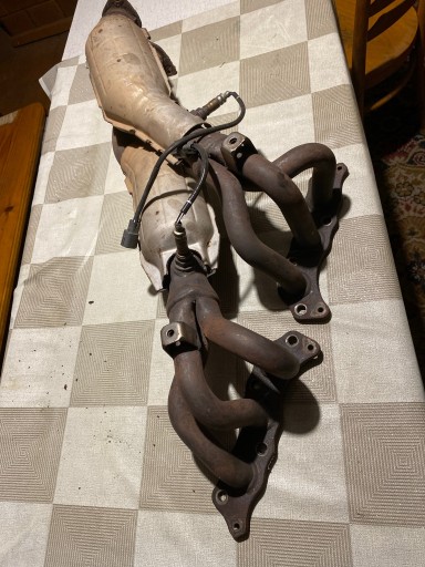 Zdjęcie oferty: Lexus IS200 kolektor wydechowy katalizator sondy 2000r 2.0 B Oem oryginalny