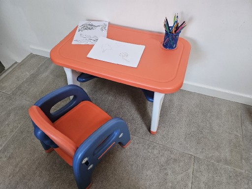 Zdjęcie oferty: Stolik z krzesełkiem dla dziecka 