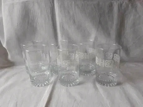 Zdjęcie oferty: Komplet 12 ozdobnych szklanek
