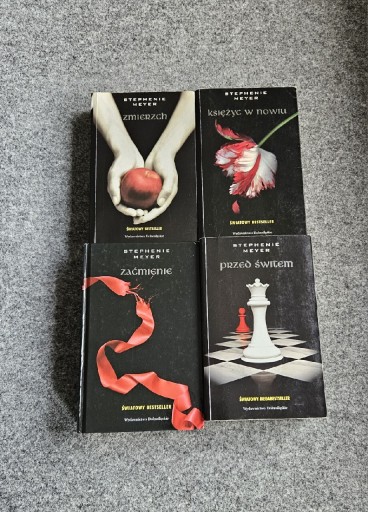 Zdjęcie oferty: Stephenie Meyer SAGA ZMIERZCH Tom 1 2 3 i 4 OKAZJA