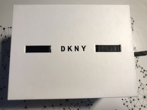 Zdjęcie oferty: Pudełko na zegarek damski DKNY 11,7 x 7 x 9