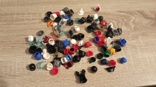 Zdjęcie oferty: Klocki LEGO nakrycia głowy kaski hełmy włosy