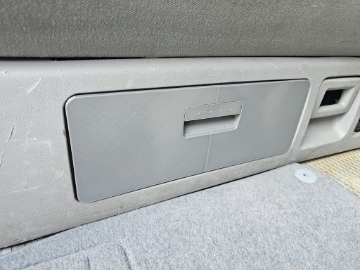 Zdjęcie oferty: Zaślepka maskownica kanapy tylnej VW T4 Multivan 7D0868231A (zamiennik)