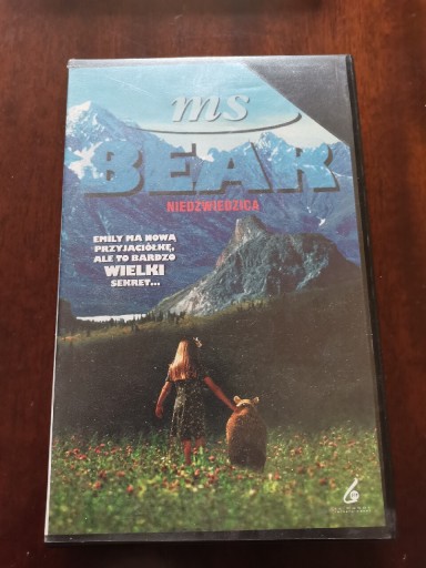 Zdjęcie oferty: Film video Ms Bear - Niedźwiedzica VHS kaseta