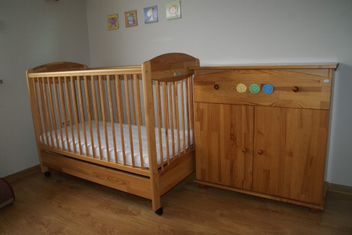 Zdjęcie oferty: łóżeczko dziecięce i komoda przewijak