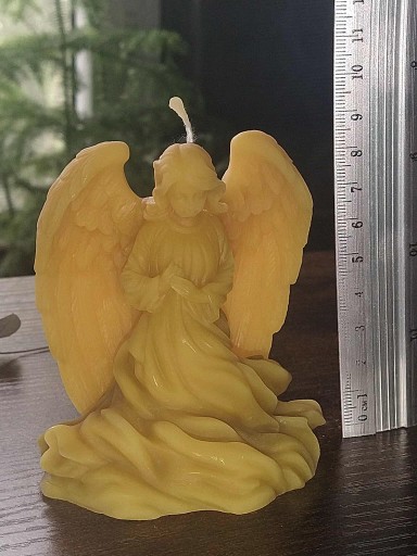 Zdjęcie oferty: Anioł świeca z wosku pszczelego