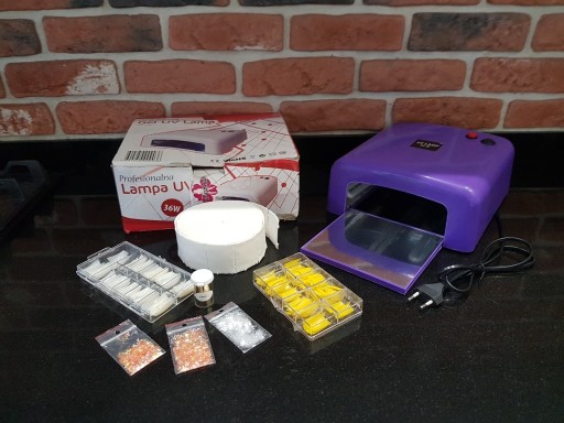 Zdjęcie oferty: Lampa tunelowa UV 36W do hybryd i żeli z akcesoriami