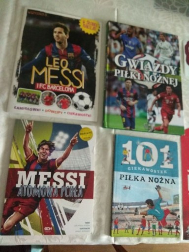 Zdjęcie oferty: Leo Messi 2 książeczki ciekawostki gwiazdy piłki