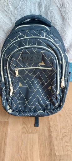 Zdjęcie oferty: Plecak szkolny wielokomorowy Back Up czarny, odcienie żółtego i złota 26 l