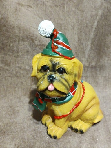 Zdjęcie oferty: Figurka Psa buldoga w czapce podświetlana