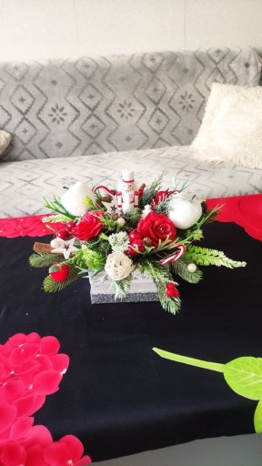 Zdjęcie oferty: Flower box świąteczny 