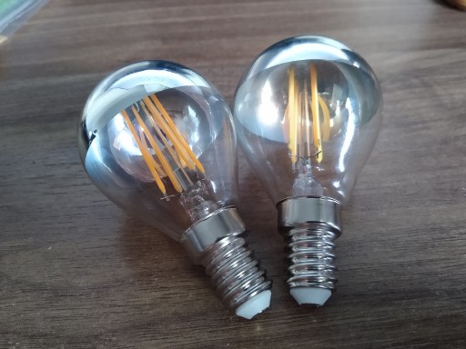 Zdjęcie oferty: Żarówki Led E14 mały gwint 2,5W barw.ciepła -2szt 