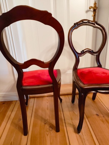 Zdjęcie oferty: Krzesła mahoniowe