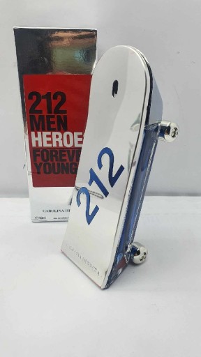 Zdjęcie oferty: Piękna woda toaletowa Carolina Herrera 212 forever young 80 ml