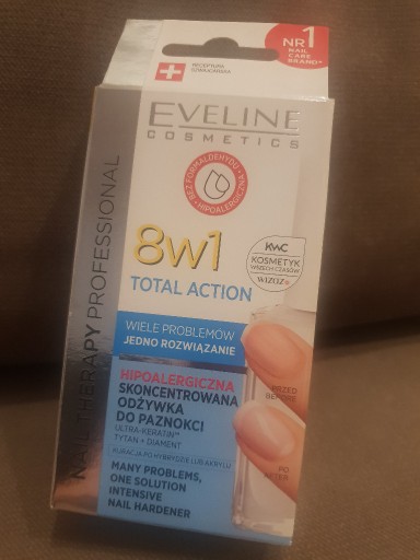 Zdjęcie oferty: EVELINE - ODŻYWKA DO PAZNOKCI - TOTAL ACTIOM - 8 W 1 - HIPOALERGICZNA