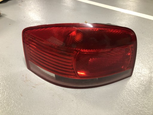 Zdjęcie oferty: LAMPA AUDI A3 nr 280402 LEWY TYŁ A3 8P 3 DRZWI