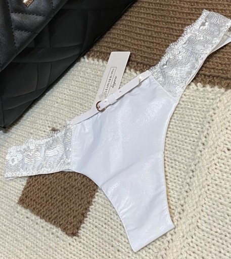 Zdjęcie oferty: Intimissimi stringi białe ecru S