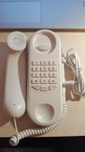 Zdjęcie oferty: Telefon stacjonarny przewodowy TCF-1000 biały 