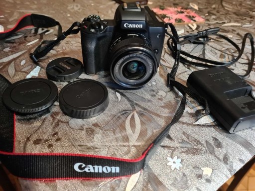 Zdjęcie oferty: Aparat Canon EOS M50 II + obiektyw 0.25m oraz łado