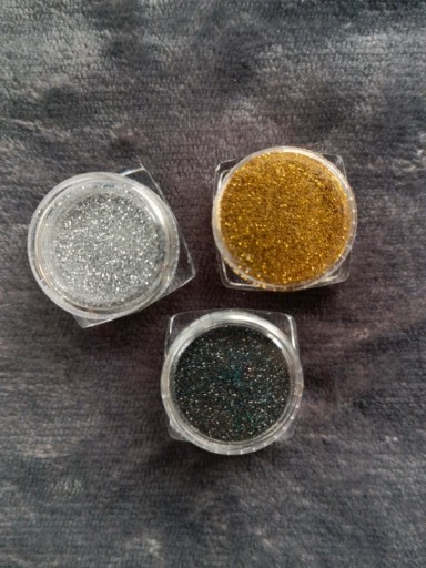 Zdjęcie oferty: Zestaw pyłków do paznokci, srebrny, złoty, czarny