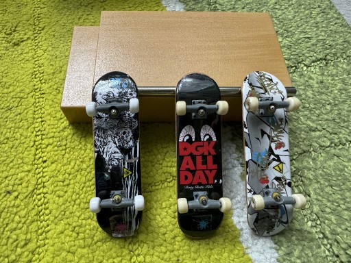 Zdjęcie oferty: 3 Deskorolki + rampa TECH DECK