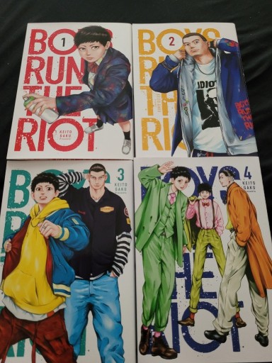 Zdjęcie oferty: Boys Run the Riot tomy 1-4 komplet 