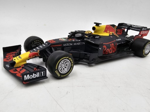 Zdjęcie oferty: Formuła 1 Aston Martin Red Bull Racing RB15 1:24 