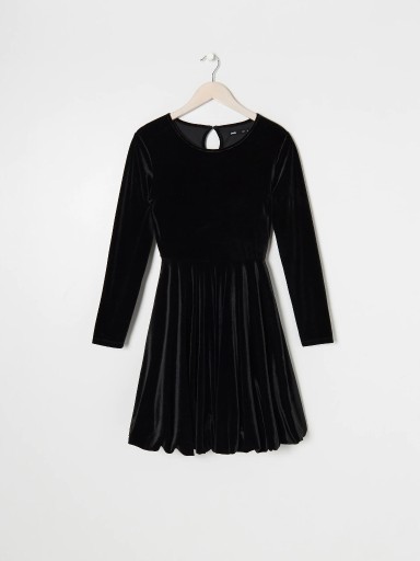Zdjęcie oferty: Sukienka mini czarna welurowa S