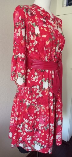 Zdjęcie oferty: Letnia sukienka w kwiaty roz. M/L