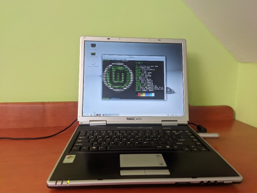 Zdjęcie oferty: Laptop MAXDATA ECO 4000A 255 KI używany stan dobry