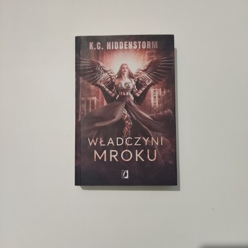 Zdjęcie oferty: Władczyni Mroku - K.C. Hiddenstorm