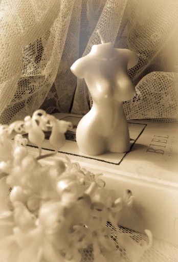 Zdjęcie oferty: Świeca sojowa body candle świeca kobieta