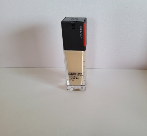 Zdjęcie oferty: SHISEIDO SYNCHRO SKIN RADIANT LIFTING - 120 Ivory