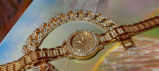 Zdjęcie oferty: Złoty zegarek z diamentami i bransoletka Rhines