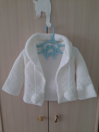 Zdjęcie oferty: Ciepły biały sweterek, chrzest, roz. 74-80