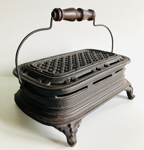 Zdjęcie oferty: Godin piecyk żeliwny, podgrzewacz do stóp ca. 1860