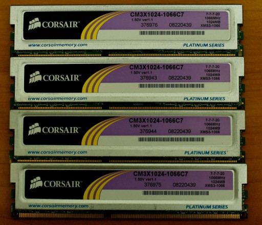 Zdjęcie oferty: Pamięć RAM Corsair DDR3 4 GB 1066