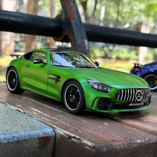 Zdjęcie oferty: Replika MERCEDES GTR skala 1:18!SUPER PREZENT!