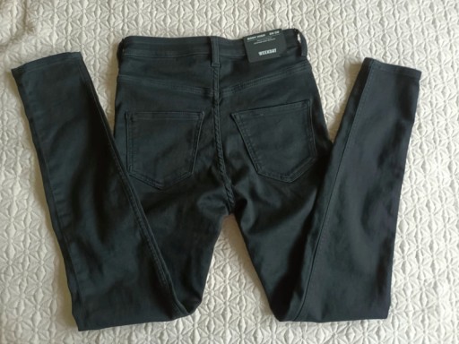 Zdjęcie oferty: Weekday czarne nowe jeansy rozmiar W26 L28