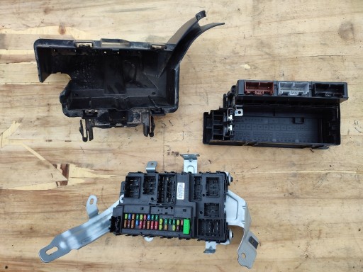 Zdjęcie oferty: Ford Explorer 16-19 podstawa obudowa bezpieczniki