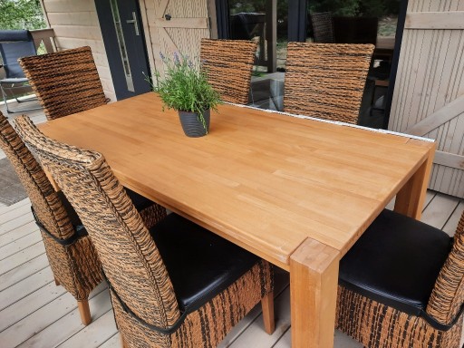 Zdjęcie oferty: Drewniany stół do jadalni z 6 krzesłami 