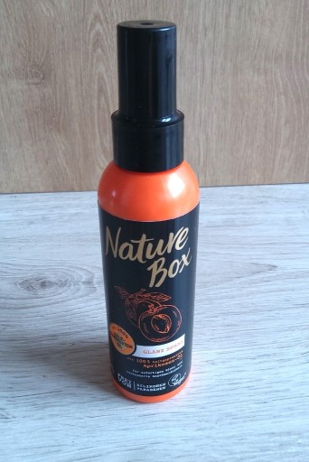 Zdjęcie oferty: Nature Box Spray nabłyszczający do włosów 150 ml