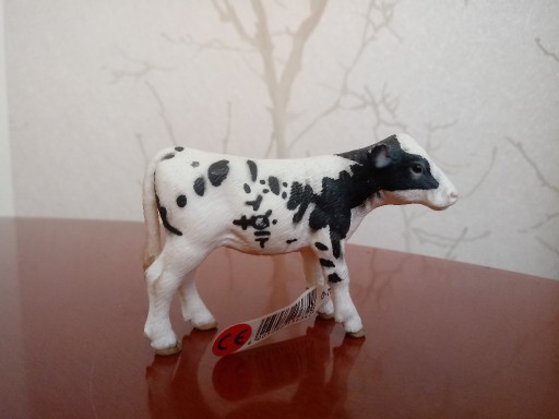 Zdjęcie oferty: młoda krówka , cielaczek  figurka Schleich