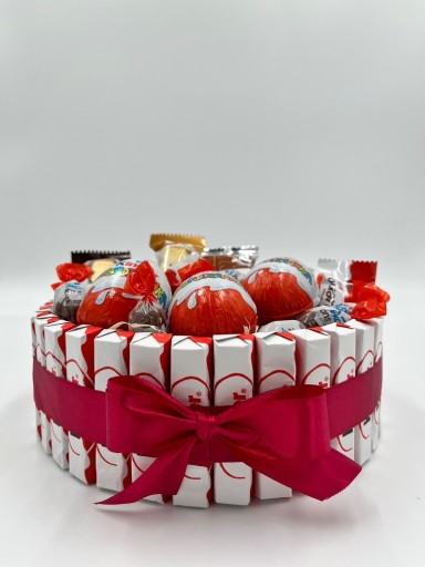 Zdjęcie oferty: Tort Kinder Mix Słodyczy Prezent na Urodziny Box