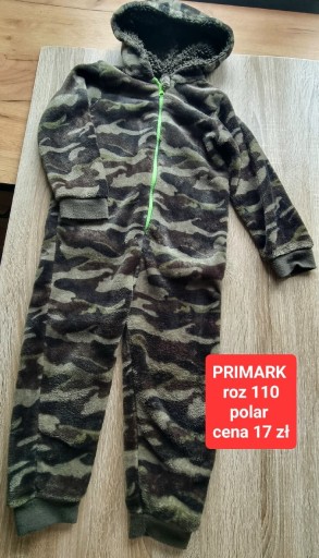 Zdjęcie oferty: Piżama jednoczęściowa moro pajac dres polar 110