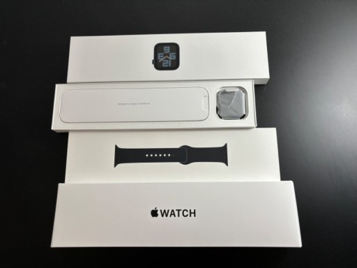 Zdjęcie oferty: Apple Watch SE (2 gen) 44mm, aluminium - pęknięte