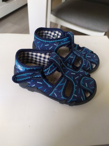 Zdjęcie oferty: Sandałki dziecięce Renbut 22